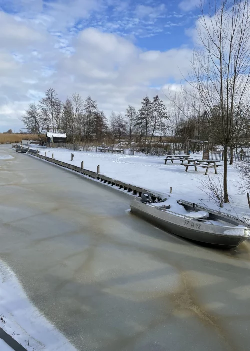 Schaatsen op natuurijs bij strenge vorst